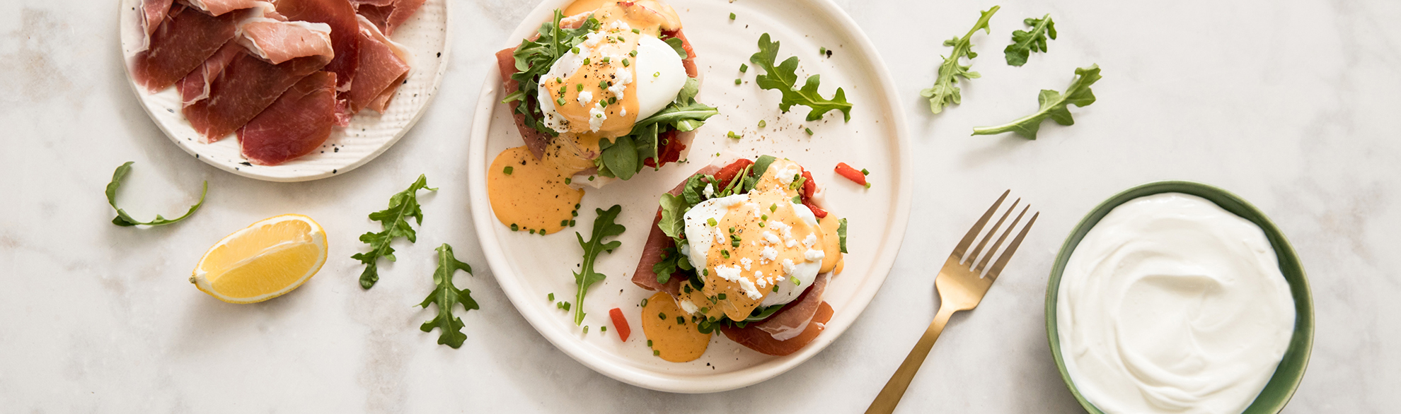 Eier Benedict mit Hollandaise-Joghurt