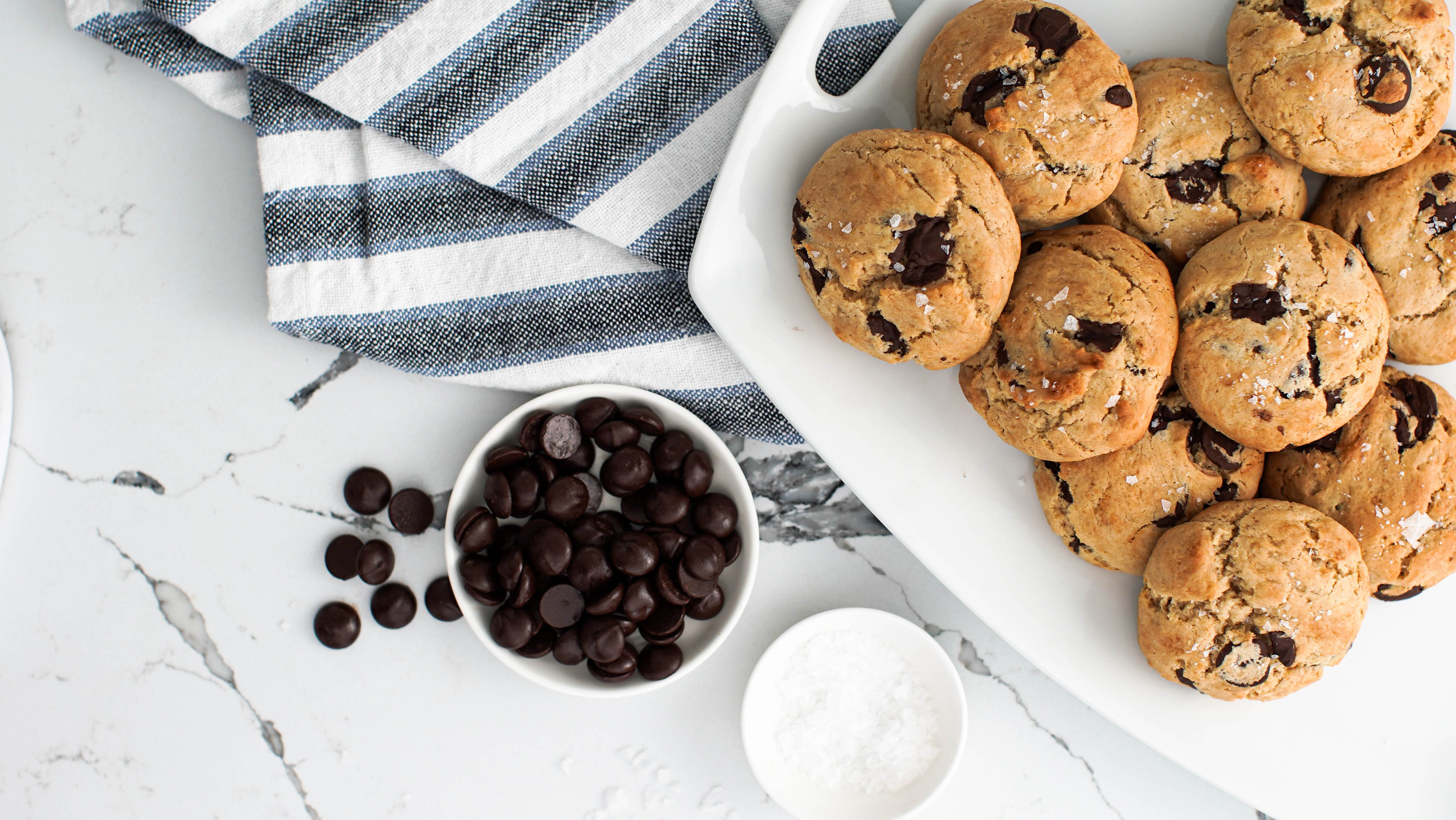 Cookies mit Erdnussbutter, Joghurt und Schokostückchen