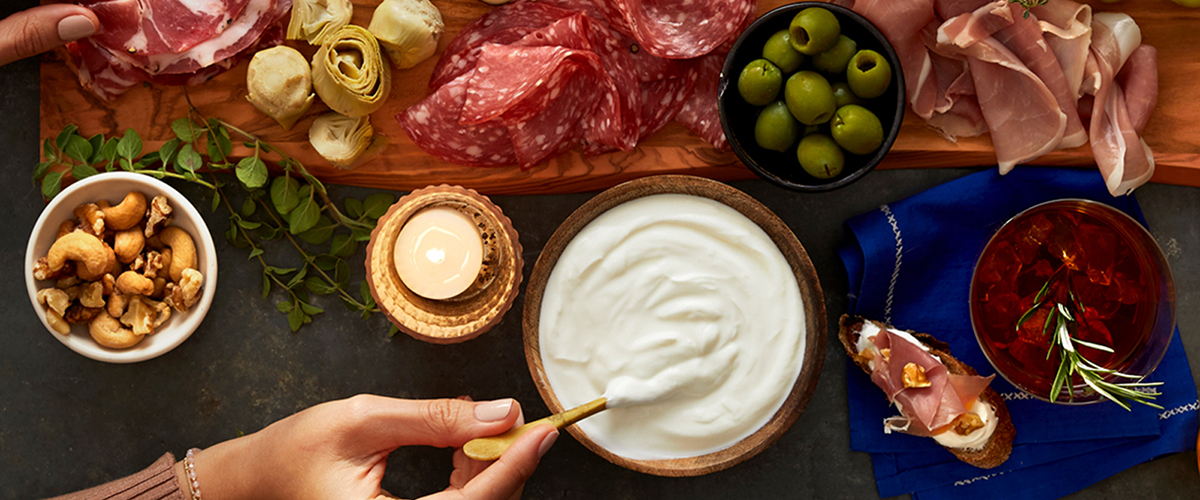 Joghurt-Dip mit Limette und Honig