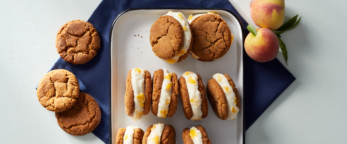 Gingersnap-Sandwiches mit gefrorenem Pfirsichjoghurt