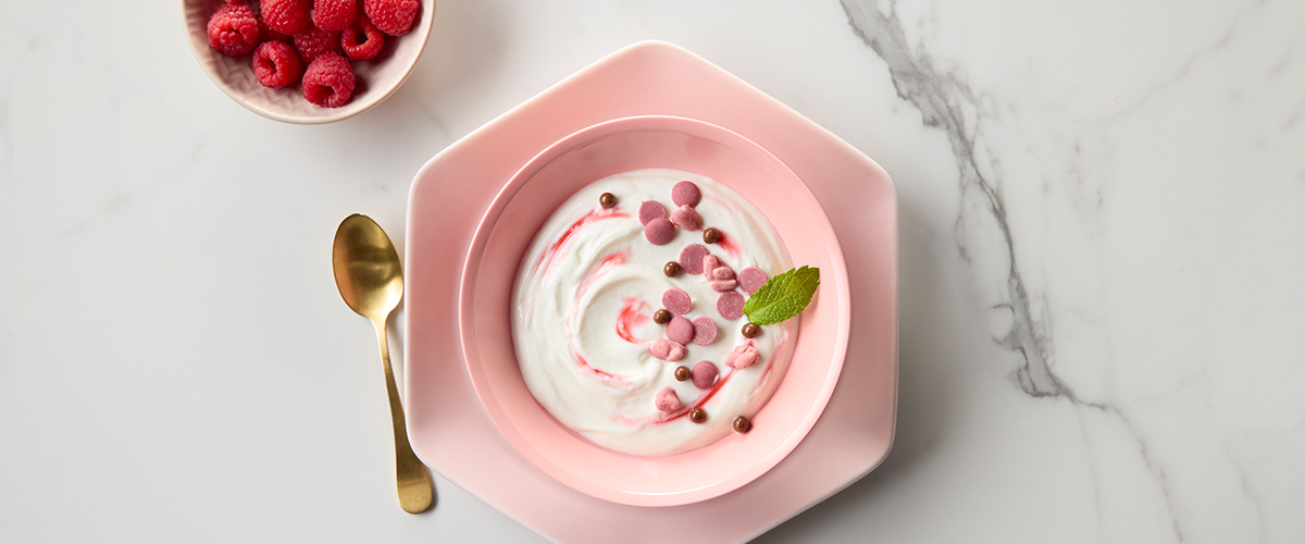 Joghurt mit Ruby-Schokolade