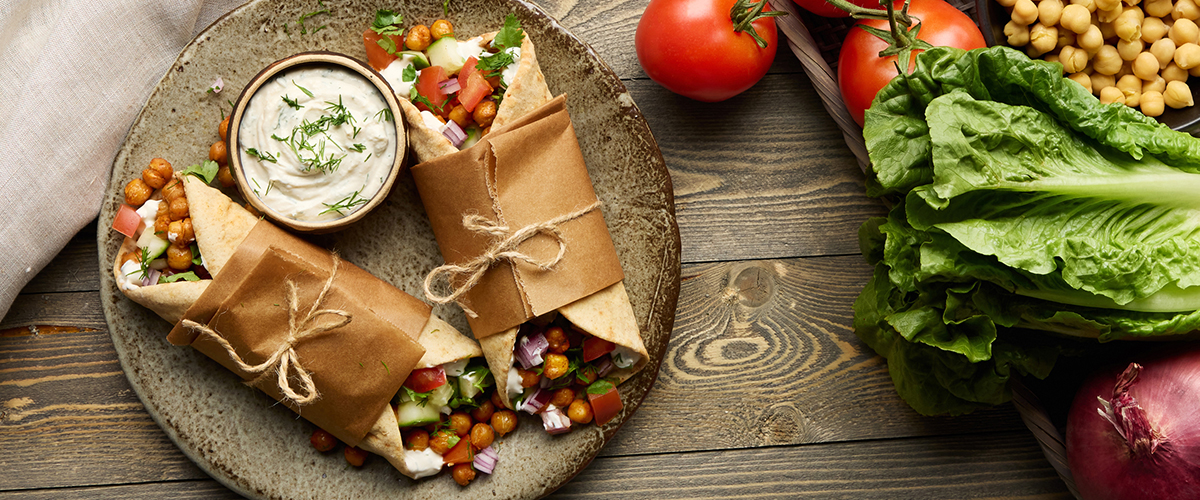 Veggie-Wraps mit Tahini-Dressing 