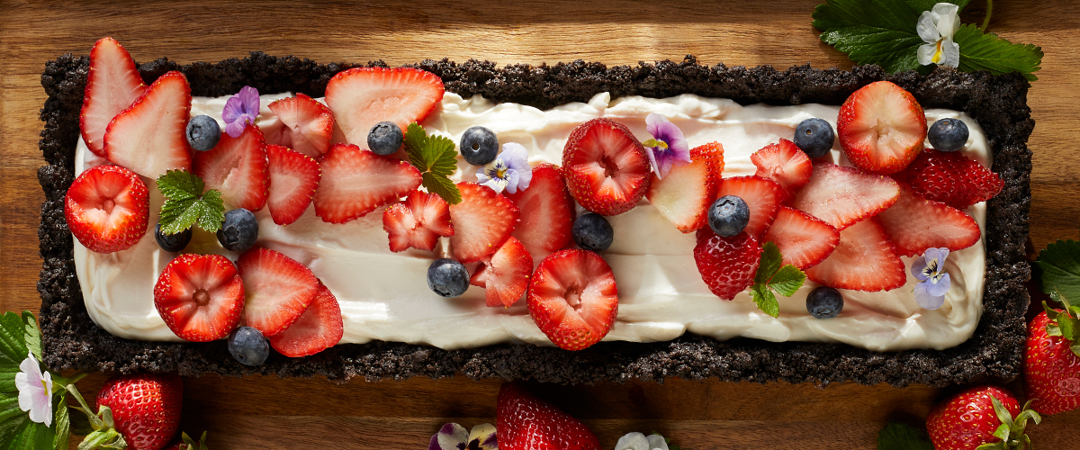 Obstkuchen mit gemischten Sommerbeeren