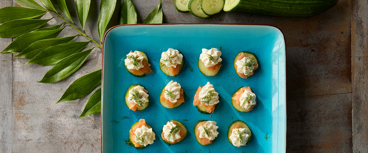 Lachs-Gurken-Häppchen mit Joghurt und Dill