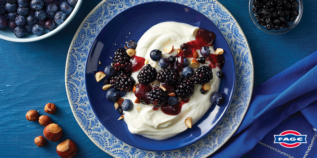 Joghurt-Bowl mit Waldfrüchten