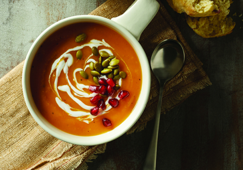 Butternuss-Suppe mit Joghurt 