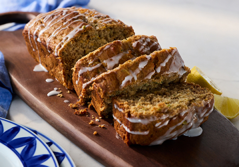 Zucchini-Brot mit Joghurt-Zitronen-Glasur 